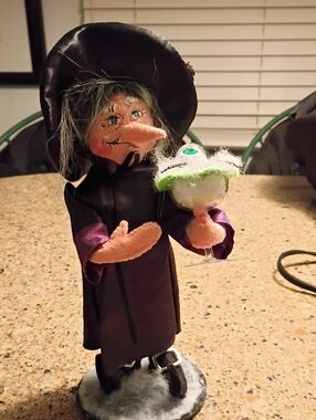 Vintage Anna Lee Halloween Witch Figure